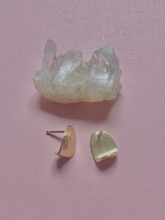 Cusp Stud - Organic Hammered Lobe Hugger