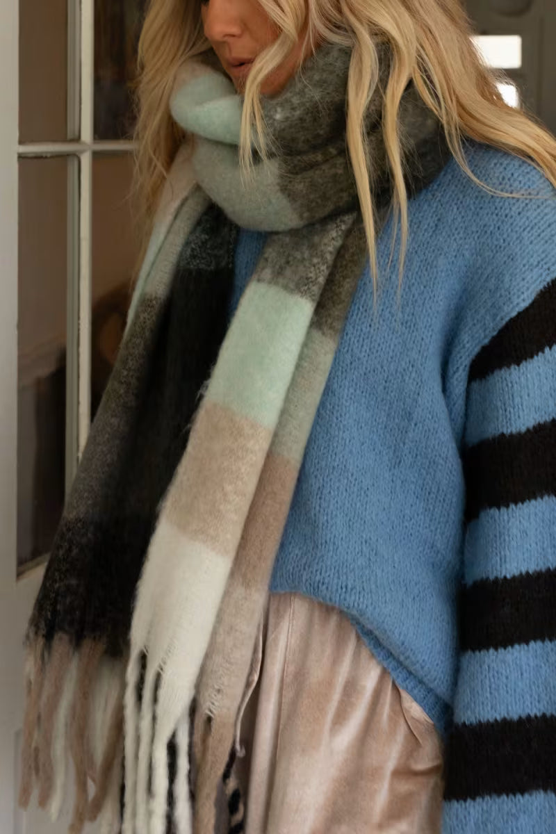 Everest Cozy Plaid Scarf