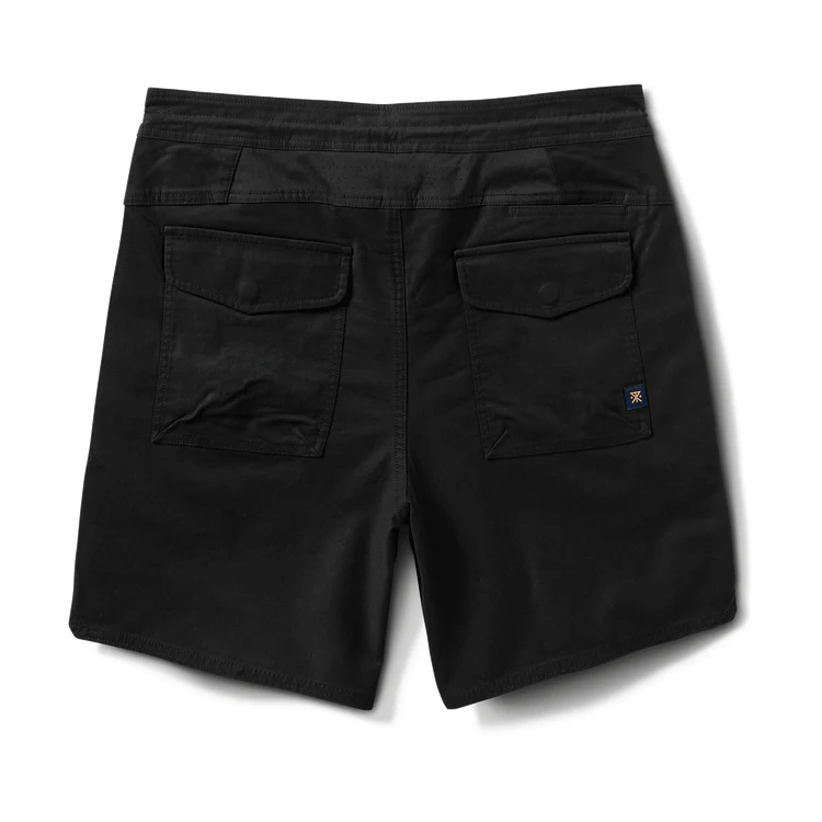 Layover Traveler Short 18"