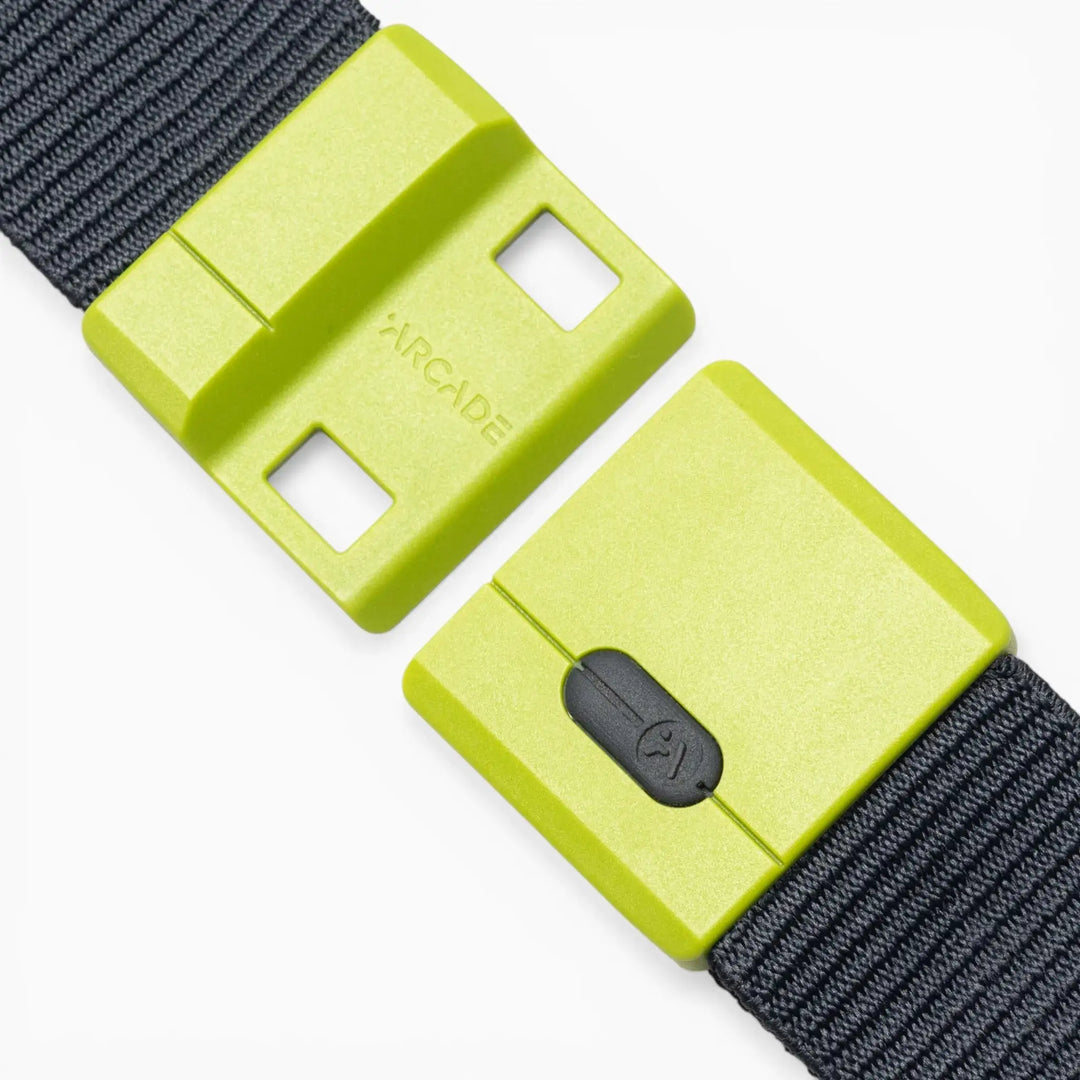 Polar Mag Belt in Navy/Clover, SwiftLock magnetic buckle detail