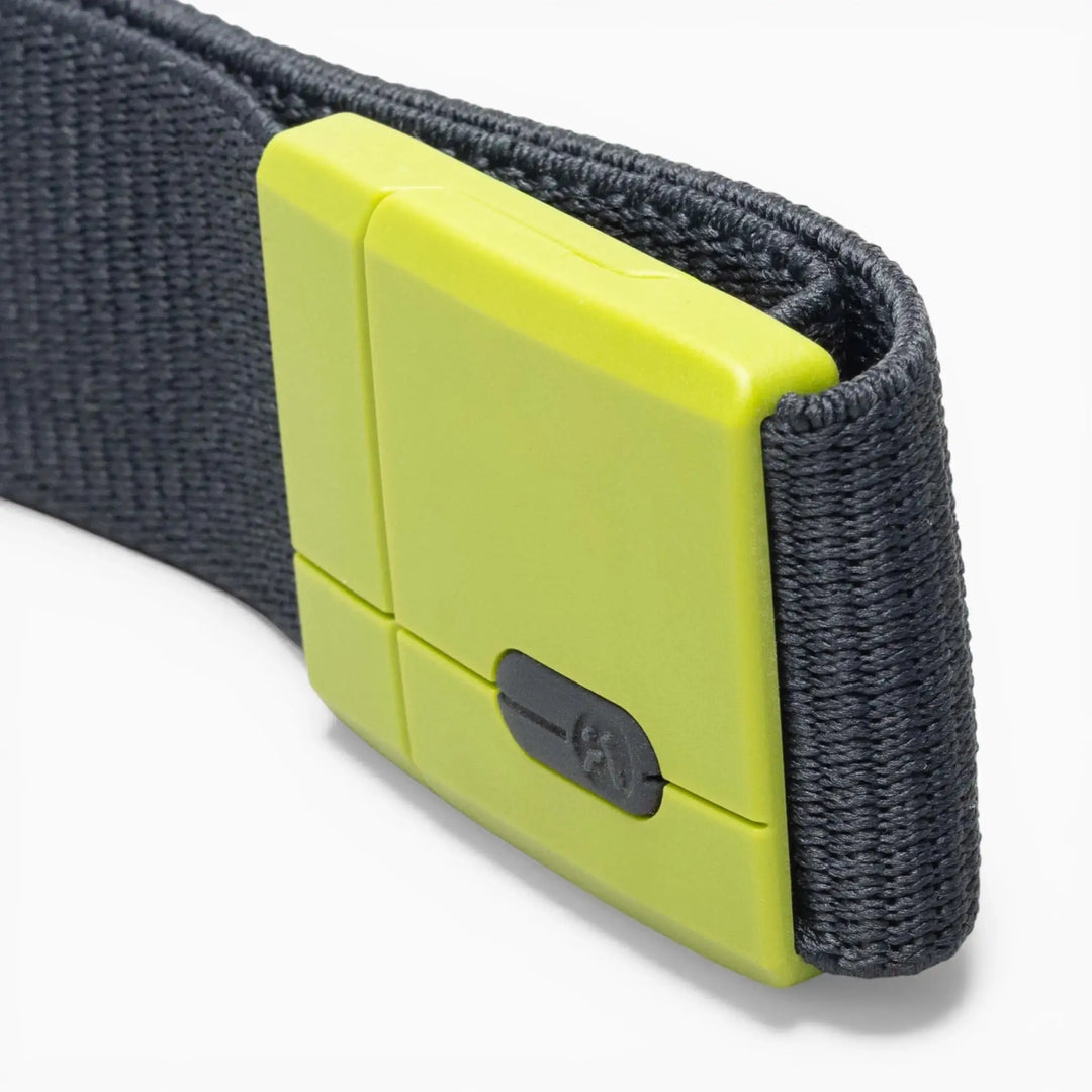 Polar Mag Belt in Navy/Clover, buckle close up