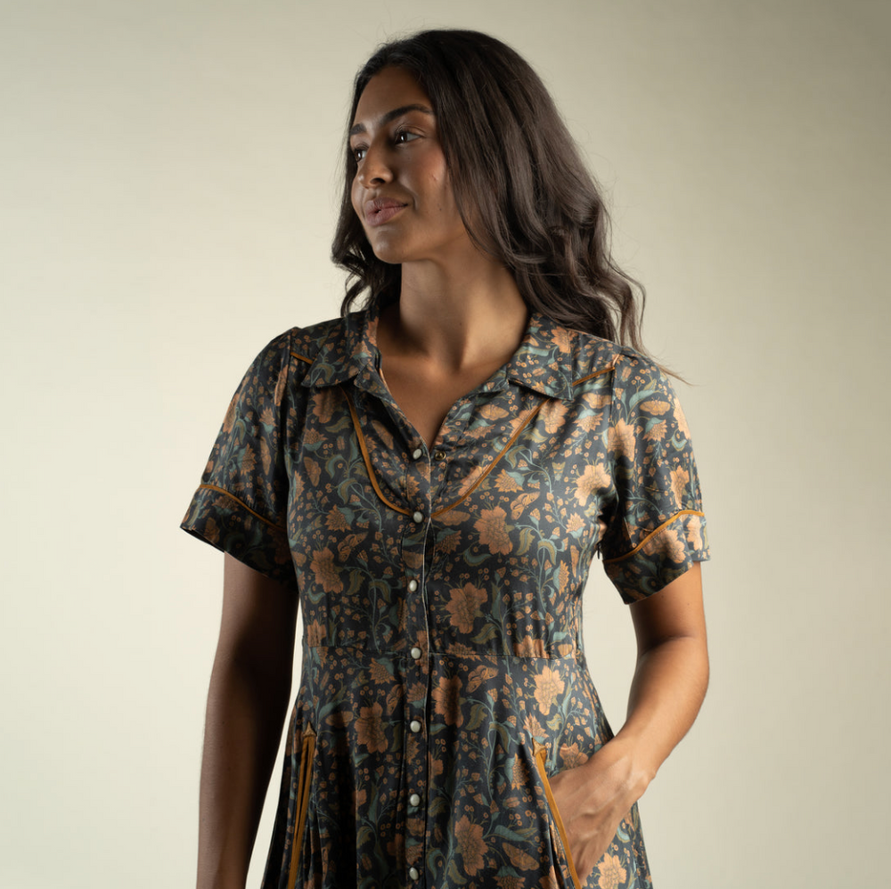 La Dahlia Dress in Copper Floral – front-close